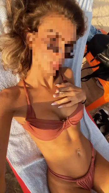 אריאל קוקסינלית איכותית נשית וחלקה מארחת בדירה דיסקרטית בתל אביב - תל אביב - קוקסינליות